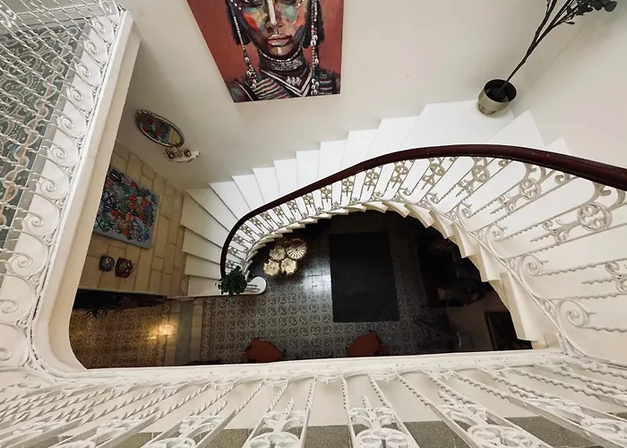 Stylish Boutique Duplex Apartment Home - Green - 2 Large Double Bedrooms With Ensuite Bathrooms
