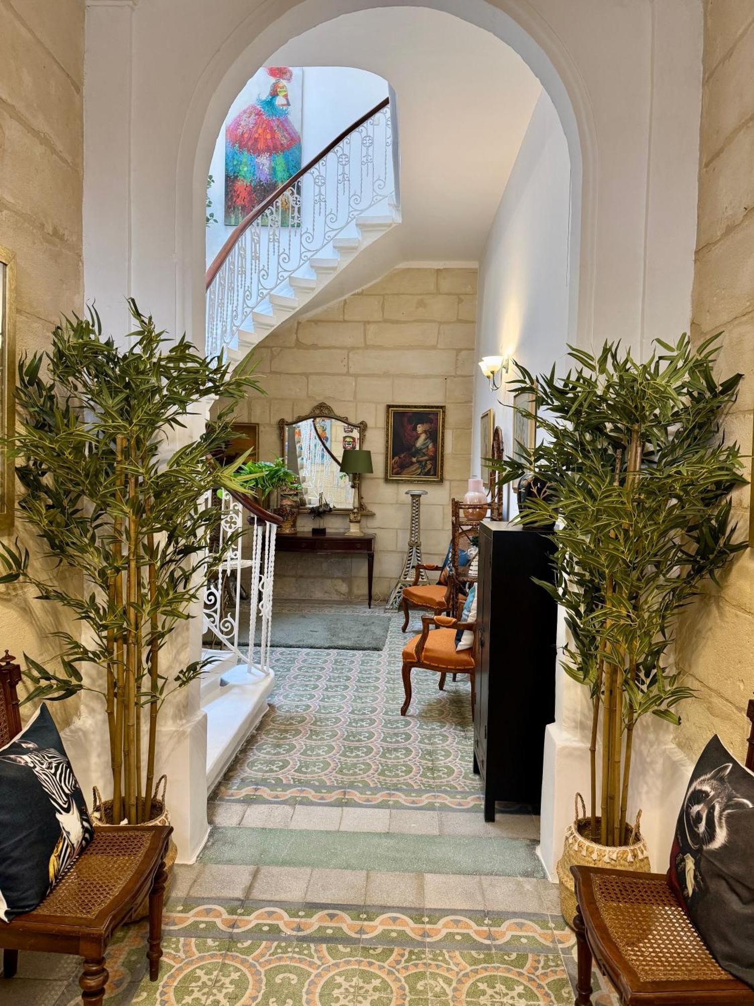 Stylish Boutique Duplex - - 2 Large Double Bedrooms With Ensuite Bathrooms Apartment