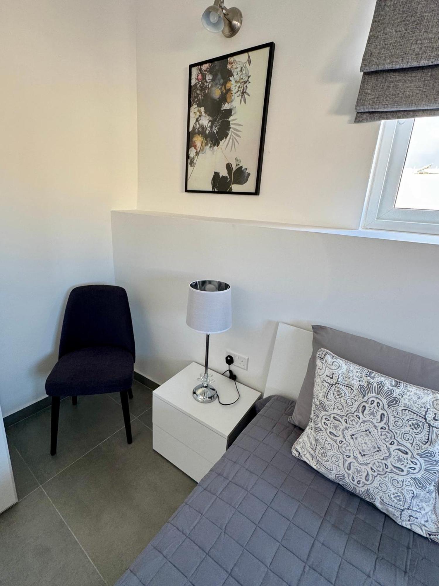 Stylish Boutique Duplex - - 2 Large Double Bedrooms With Ensuite Bathrooms