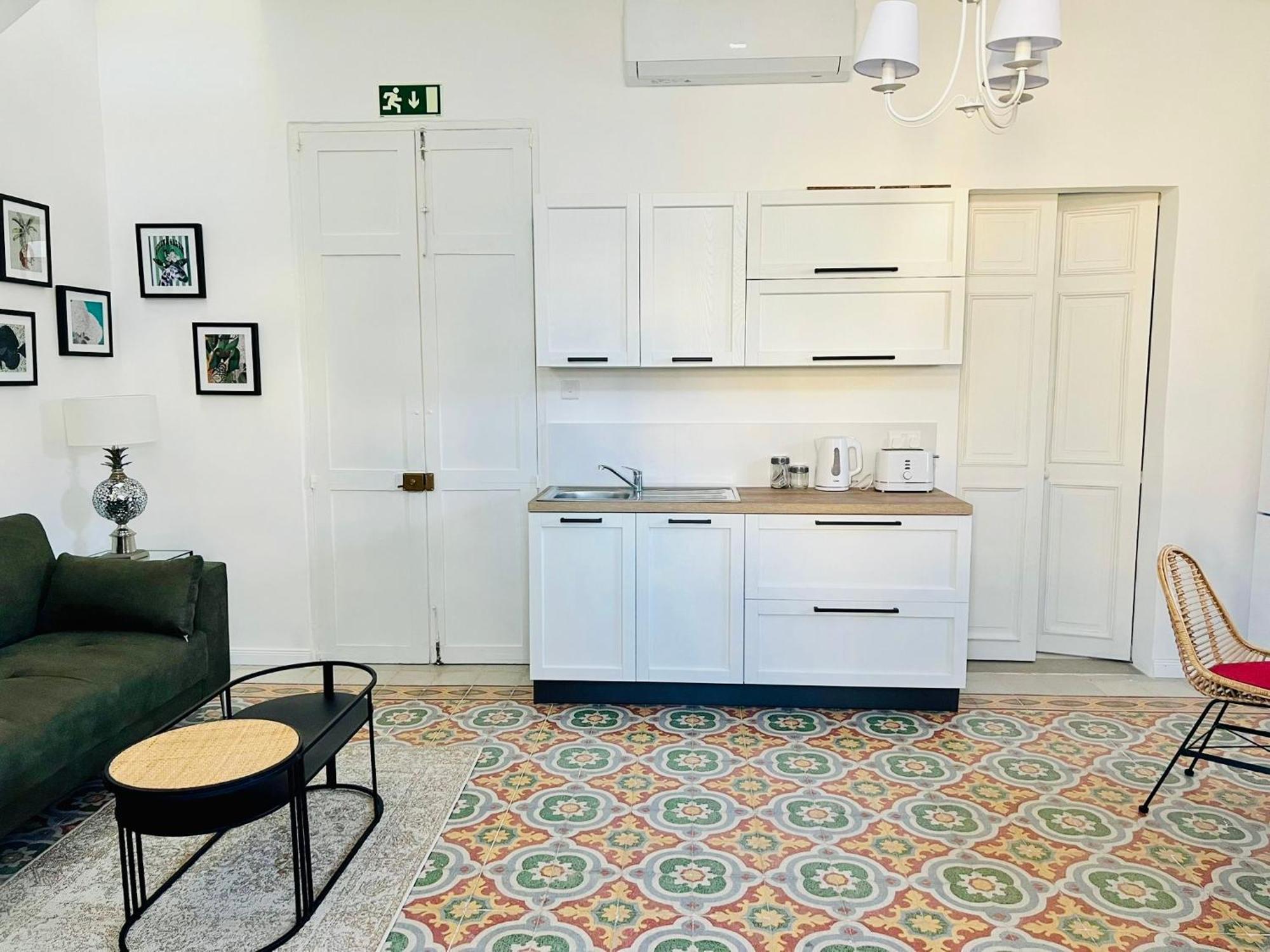 Apartment Stylish Boutique Duplex - - 2 Large Double Bedrooms With Ensuite Bathrooms Msida