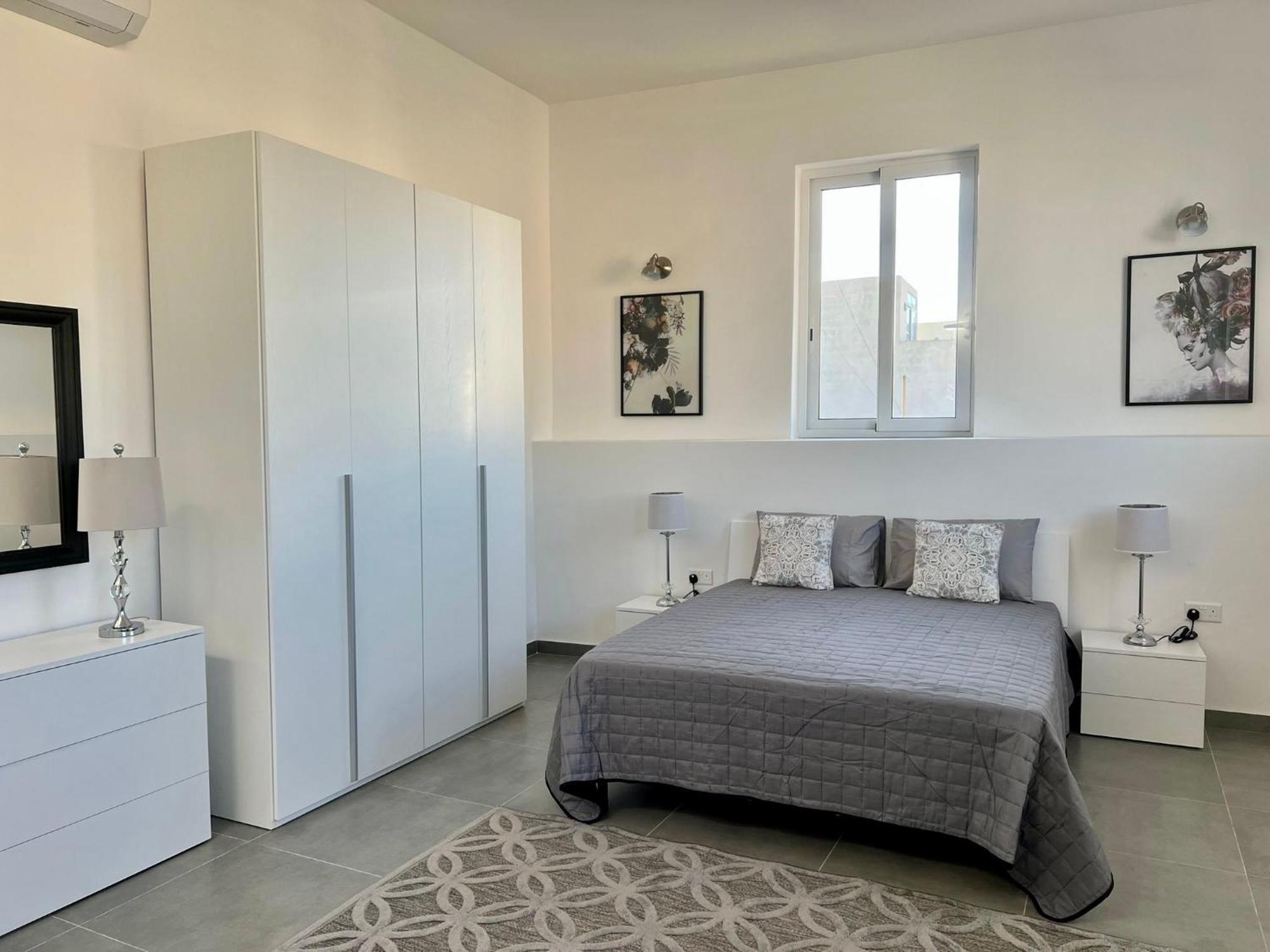Apartment Stylish Boutique Duplex - - 2 Large Double Bedrooms With Ensuite Bathrooms Msida